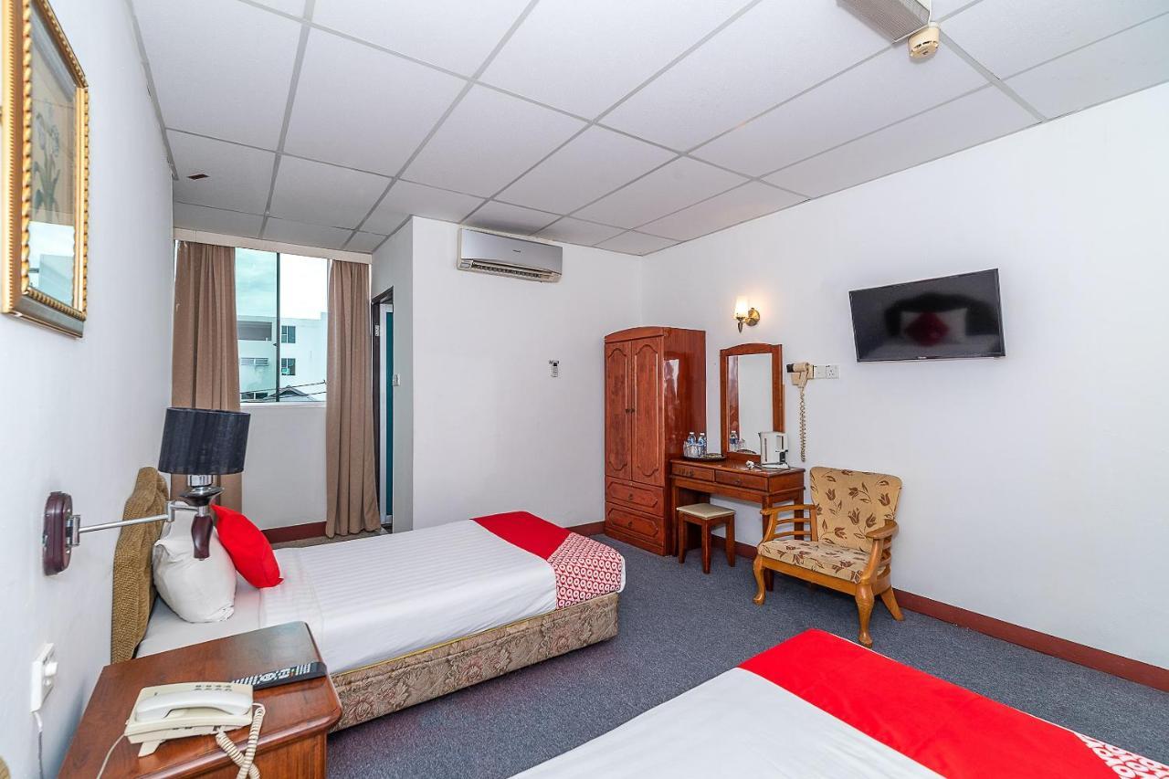 OYO 89864 Hotel Holiday Park Kota Kinabalu Exterior foto
