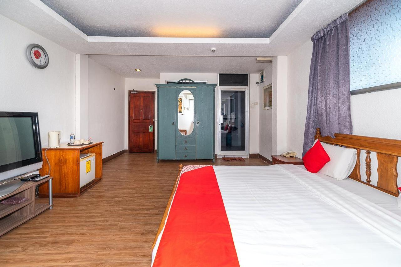 OYO 89864 Hotel Holiday Park Kota Kinabalu Exterior foto