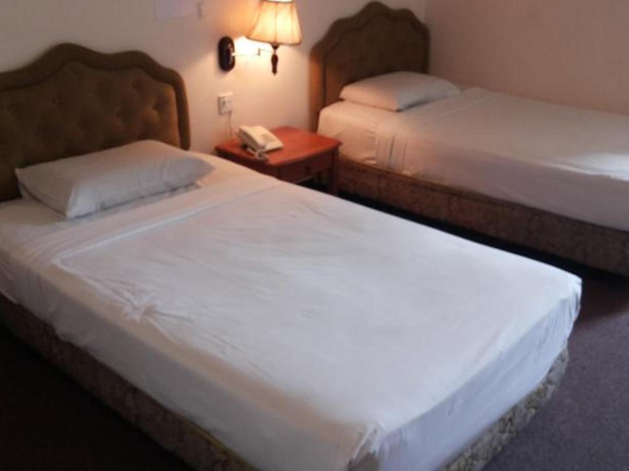 OYO 89864 Hotel Holiday Park Kota Kinabalu Exterior foto