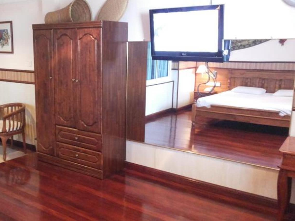 OYO 89864 Hotel Holiday Park Kota Kinabalu Exterior foto
